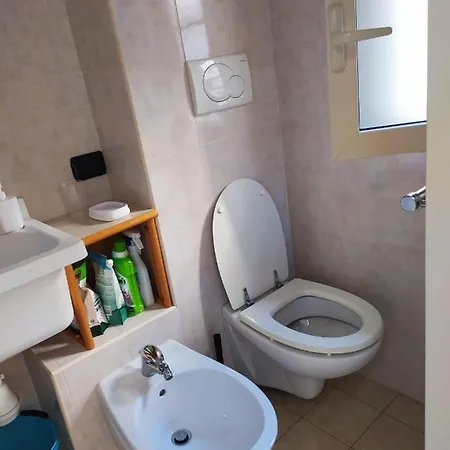 Dante Alighieri House شقة
